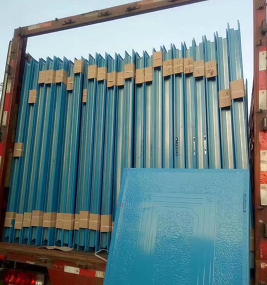 藍(lán)色鐵皮防盜門(mén)